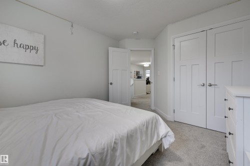 7234 Chivers Place, Edmonton, AB - Indoor Photo Showing Bedroom