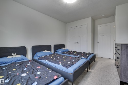 7234 Chivers Place, Edmonton, AB - Indoor Photo Showing Bedroom