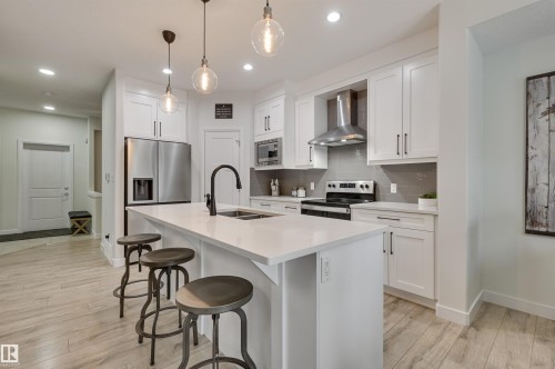 7234 Chivers Place, Edmonton, AB - Indoor Photo Showing Kitchen With Double Sink With Upgraded Kitchen