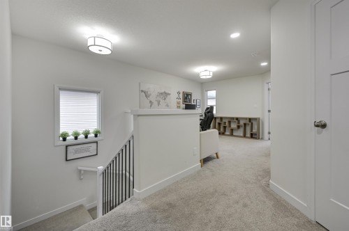 7234 Chivers Place, Edmonton, AB - Indoor Photo Showing Other Room
