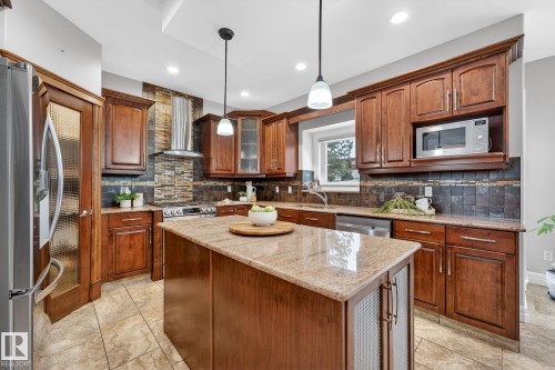 49 Loiselle Way, St. Albert, AB - Indoor Photo Showing Kitchen