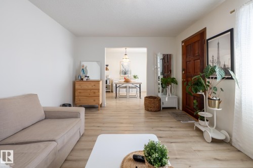 11502 89 Street, Edmonton, AB - Indoor