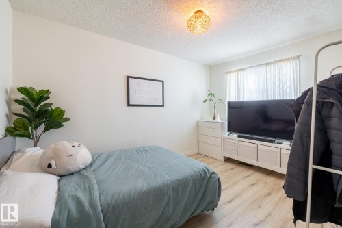 11502 89 Street, Edmonton, AB - Indoor Photo Showing Bedroom
