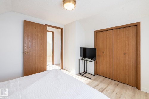 11502 89 Street, Edmonton, AB - Indoor Photo Showing Bedroom