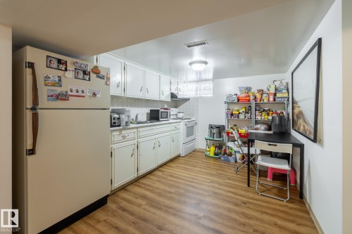 11502 89 Street, Edmonton, AB - Indoor Photo Showing Kitchen