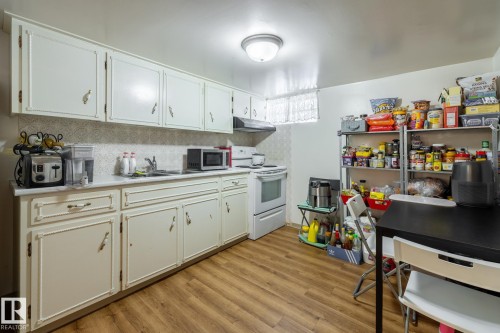 11502 89 Street, Edmonton, AB - Indoor Photo Showing Kitchen