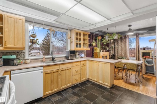 55229 Range Road 13, Rural Lac Ste. Anne County, AB - Indoor Photo Showing Kitchen With Double Sink