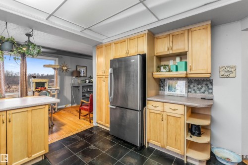 55229 Range Road 13, Rural Lac Ste. Anne County, AB - Indoor Photo Showing Kitchen