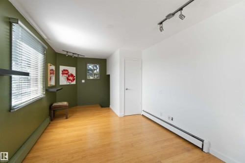 11026 110 Avenue, Edmonton, AB - Indoor Photo Showing Other Room