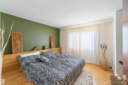 11026 110 Avenue, Edmonton, AB - Indoor Photo Showing Bedroom