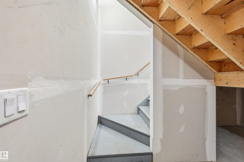 4033 Orchards Drive, Edmonton, AB - Indoor