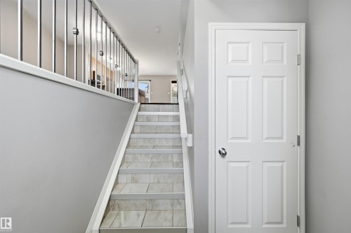 4033 Orchards Drive, Edmonton, AB - Indoor Photo Showing Other Room