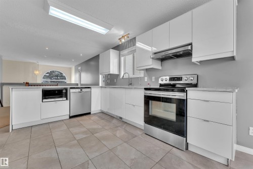 829 Blacklock Way, Edmonton, AB - Indoor Photo Showing Kitchen With Stainless Steel Kitchen