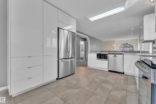 829 Blacklock Way, Edmonton, AB - Indoor Photo Showing Kitchen With Stainless Steel Kitchen