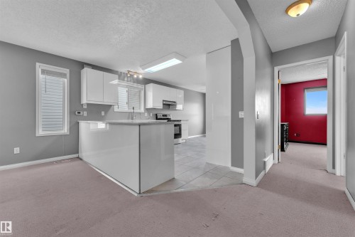 829 Blacklock Way, Edmonton, AB - Indoor Photo Showing Other Room