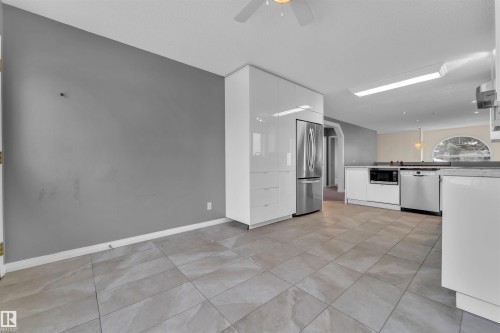 829 Blacklock Way, Edmonton, AB - Indoor