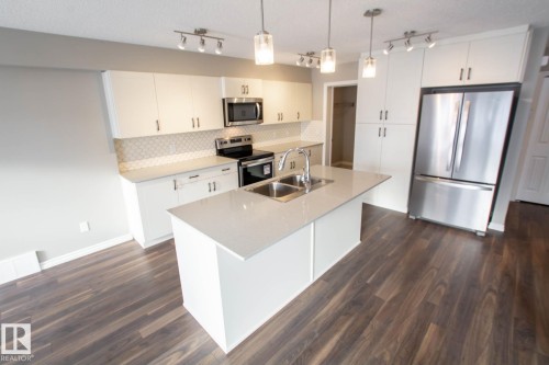 344 172 Avenue, Edmonton, AB - Indoor Photo Showing Kitchen With Stainless Steel Kitchen With Double Sink With Upgraded Kitchen