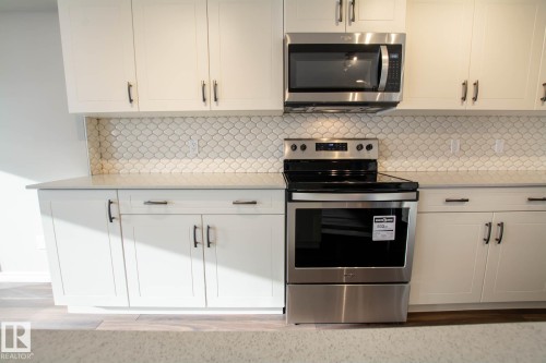 344 172 Avenue, Edmonton, AB - Indoor Photo Showing Kitchen