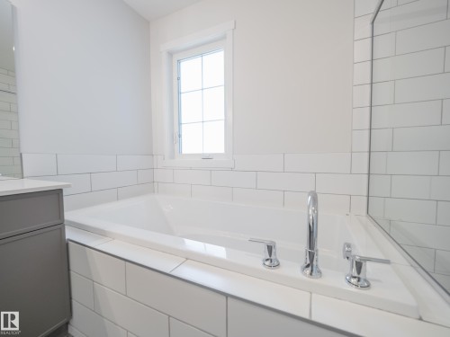 312 173 Avenue, Edmonton, AB - Indoor Photo Showing Bathroom