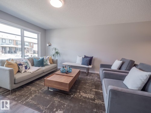 326 172 Avenue, Edmonton, AB - Indoor Photo Showing Living Room
