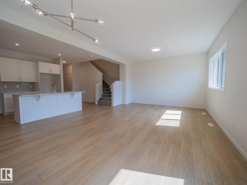 17728 7 Street, Edmonton, AB - Indoor Photo Showing Kitchen