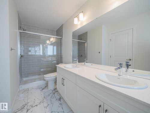 17728 7 Street, Edmonton, AB - Indoor Photo Showing Bathroom