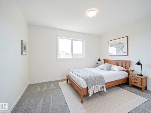 17728 7 Street, Edmonton, AB - Indoor Photo Showing Bedroom