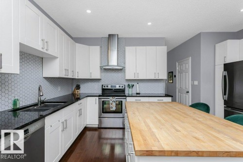 9109 98 Avenue, Edmonton, AB - Indoor Photo Showing Kitchen With Stainless Steel Kitchen With Upgraded Kitchen
