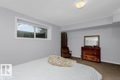 9109 98 Avenue, Edmonton, AB - Indoor Photo Showing Bedroom