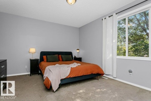 9109 98 Avenue, Edmonton, AB - Indoor Photo Showing Bedroom