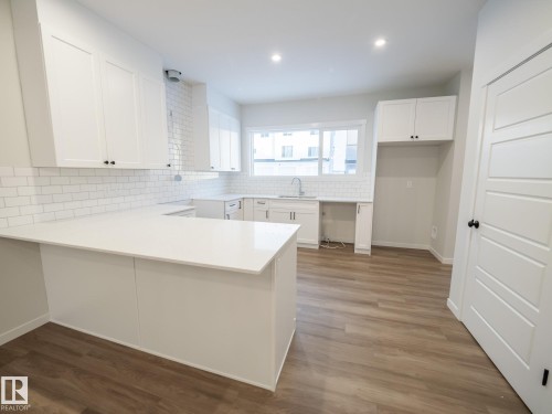 3222 Dallas Schmidt Drive, Edmonton, AB - Indoor Photo Showing Kitchen