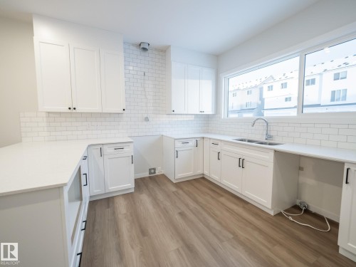 3222 Dallas Schmidt Drive, Edmonton, AB - Indoor Photo Showing Kitchen With Double Sink With Upgraded Kitchen