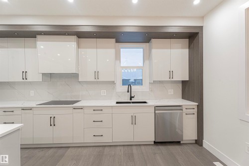 3820 42 Avenue, Beaumont, AB - Indoor Photo Showing Kitchen