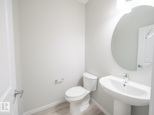 17624 4 Street, Edmonton, AB - Indoor Photo Showing Bathroom