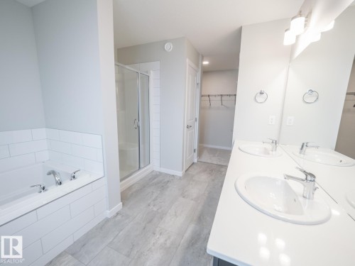 17624 4 Street, Edmonton, AB - Indoor Photo Showing Bathroom