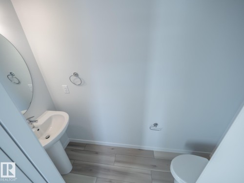 17527 7 Street, Edmonton, AB - Indoor Photo Showing Bathroom