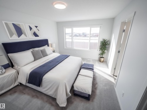 17527 7 Street, Edmonton, AB - Indoor Photo Showing Bedroom