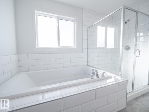 17527 7 Street, Edmonton, AB - Indoor Photo Showing Bathroom