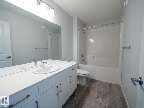 17527 7 Street, Edmonton, AB - Indoor Photo Showing Bathroom