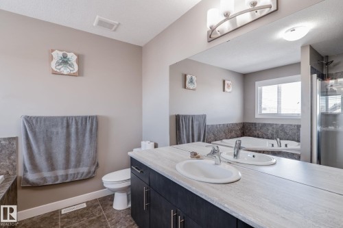 106 Hilldowns Drive, Spruce Grove, AB - Indoor Photo Showing Bathroom