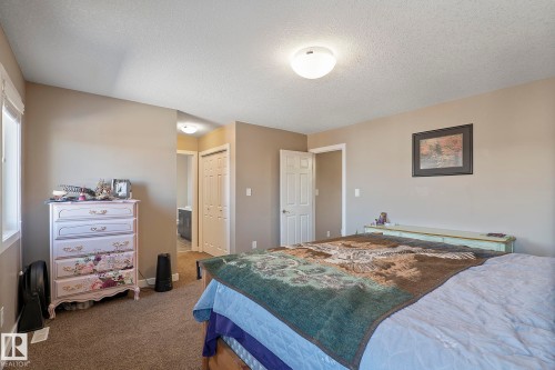 106 Hilldowns Drive, Spruce Grove, AB - Indoor Photo Showing Bedroom