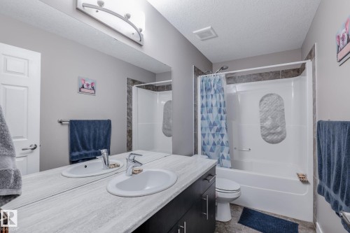 106 Hilldowns Drive, Spruce Grove, AB - Indoor Photo Showing Bathroom