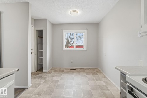 1 2020 105 Street, Edmonton, AB - Indoor