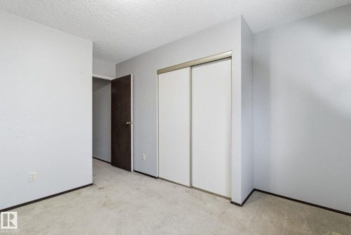 1 2020 105 Street, Edmonton, AB - Indoor Photo Showing Other Room