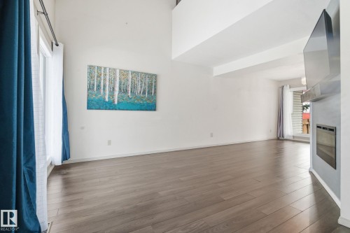 1 2020 105 Street, Edmonton, AB - Indoor Photo Showing Other Room