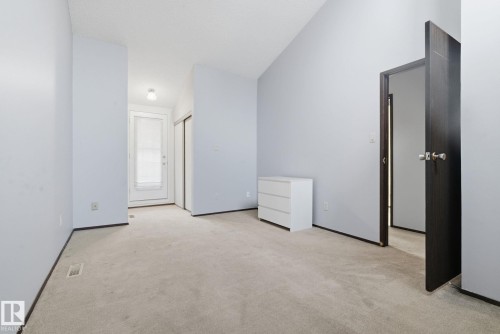 1 2020 105 Street, Edmonton, AB - Indoor Photo Showing Other Room