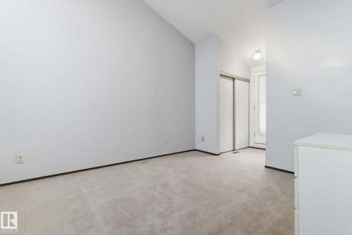1 2020 105 Street, Edmonton, AB - Indoor Photo Showing Other Room