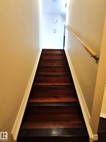 8361 Shaske Crescent, Edmonton, AB - Indoor Photo Showing Other Room