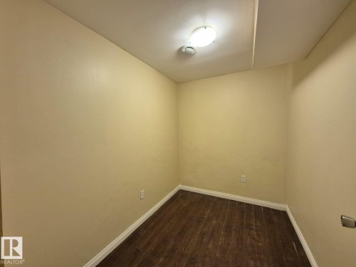 8361 Shaske Crescent, Edmonton, AB - Indoor Photo Showing Other Room