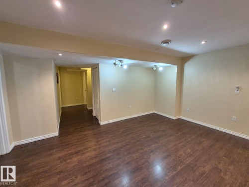 8361 Shaske Crescent, Edmonton, AB - Indoor Photo Showing Other Room